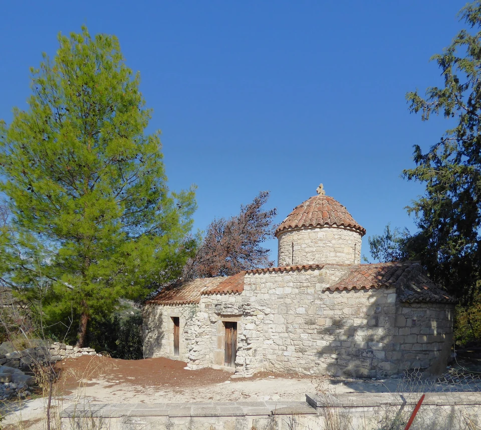 Agios Georgios-kyrkan i Choulou.