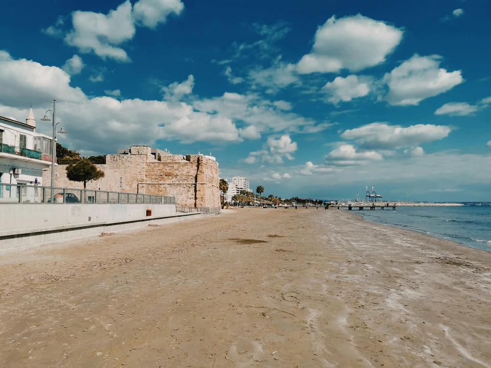 Finikoudes Beach och Larnacas strandpromenad